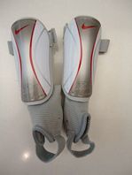 SP0188-106 Nike sípcsontvédő