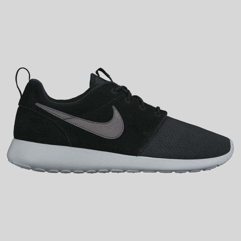 685280-001 Nike Roshe One Suede fétfi utcai cipő