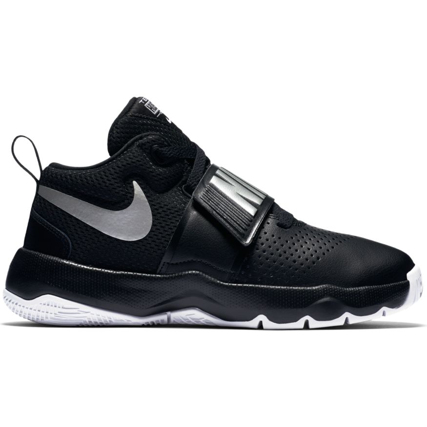 881941-001 Nike Team Hustle D8 kamaszfiú kosárlabdacipő