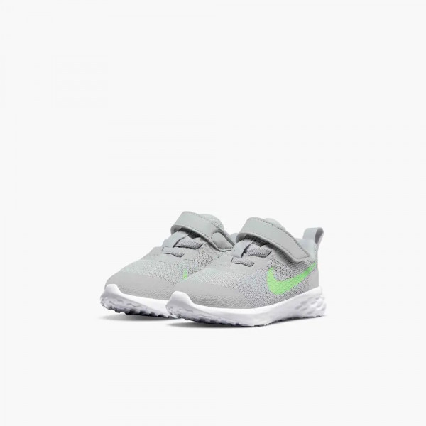 DD1094-009 Nike Revolution 6