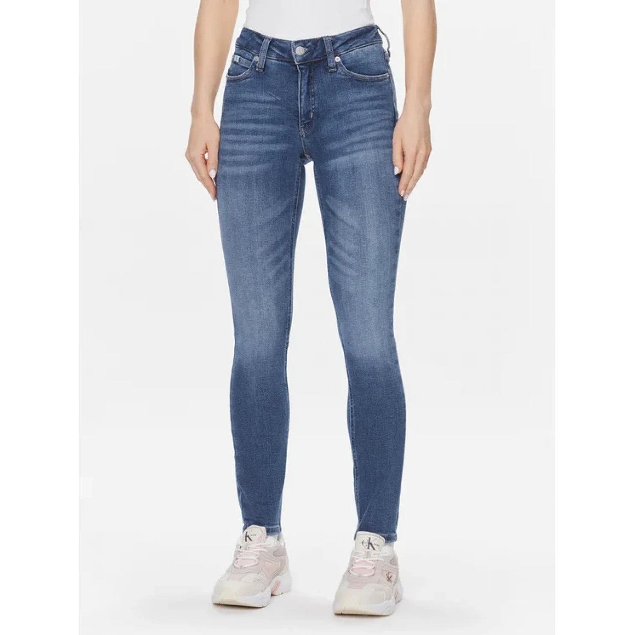 J20J2224471A4 Calvin Klein CKJ 021 Mid Rise Skinny