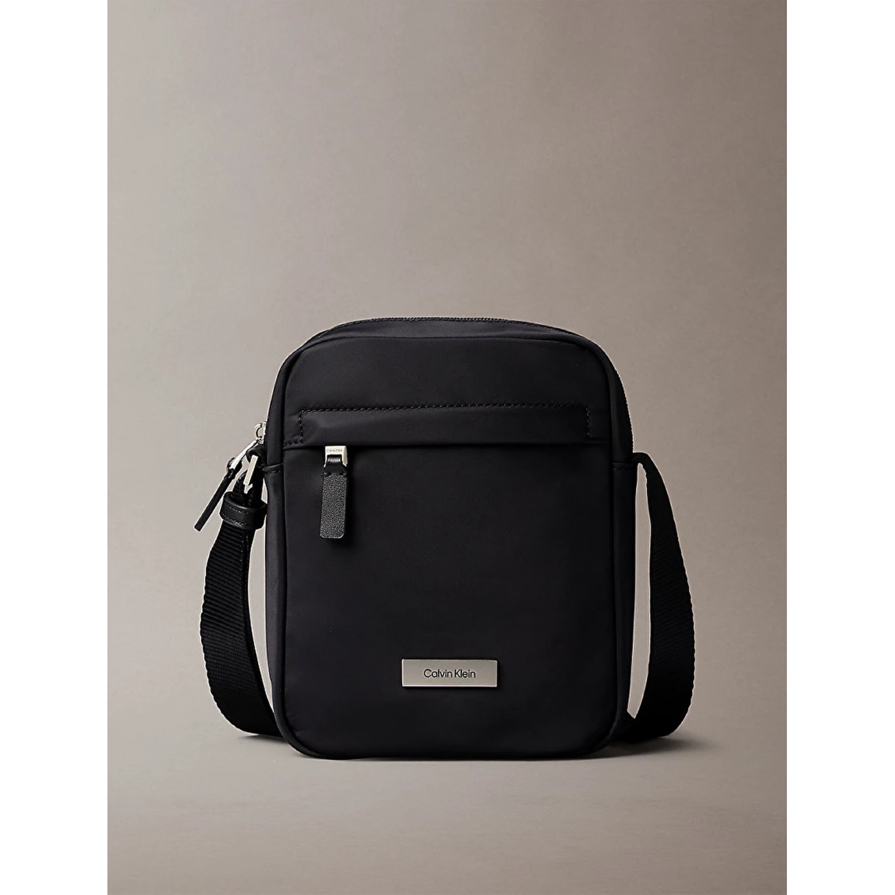 LV04D3180GUB1 Calvin Klein oldaltáska