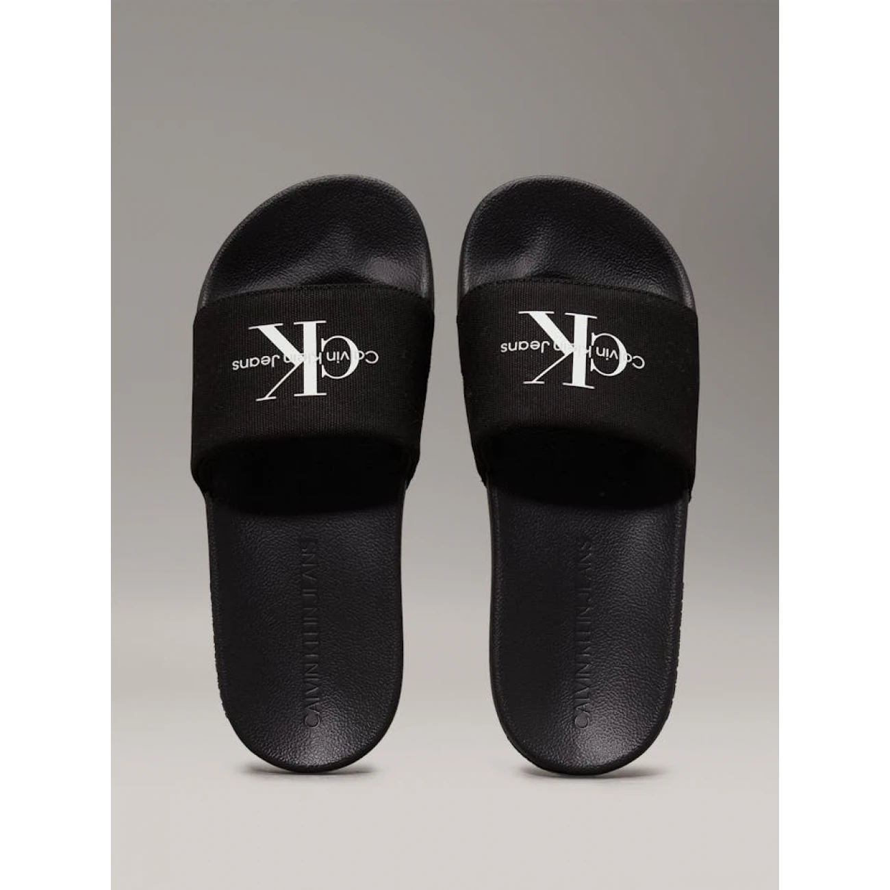 YW0YW018350GM Calvin Klein papucs