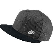 842405-010 Nike sapka