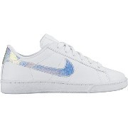 844940-100 Nike Wmns Tennis Classic Prem női utcai cipő