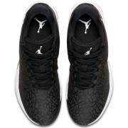 881444-009 Nike Jordan B Fly férfi kosárlabdacipő