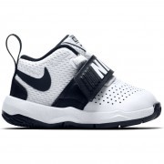 881943-100 Nike Team Hustle D8