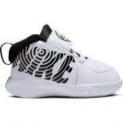 aq4226-100 Nike Team Hustle D9