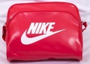 ba4271-667 Nike oldaltáska