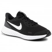 Nike Revolution 5