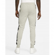 do7232-063 Nike alsó.