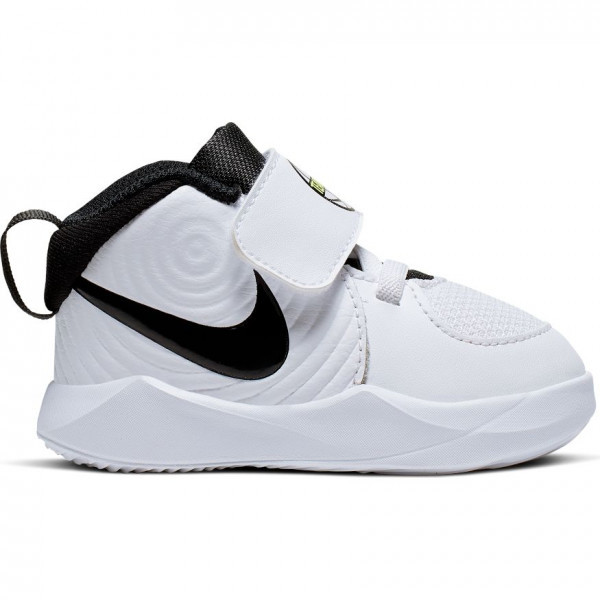 aq4226-100 Nike Team Hustle D9