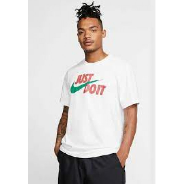 ar5006-107 Nike póló