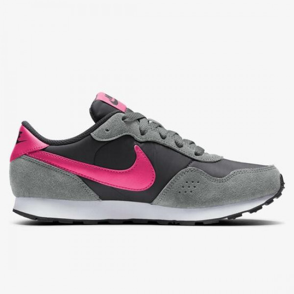cn8558-014 Nike Md Valiant